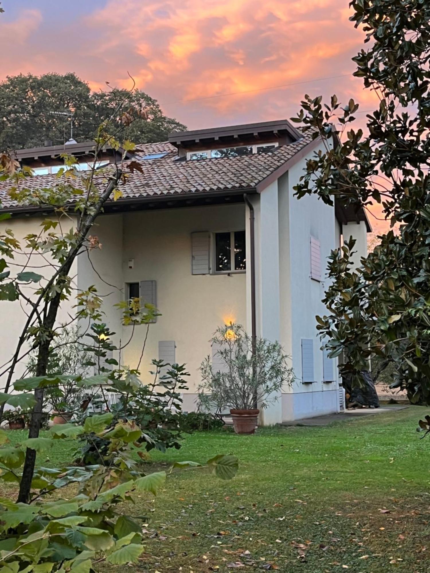 Acero Giallo Parma Exteriér fotografie